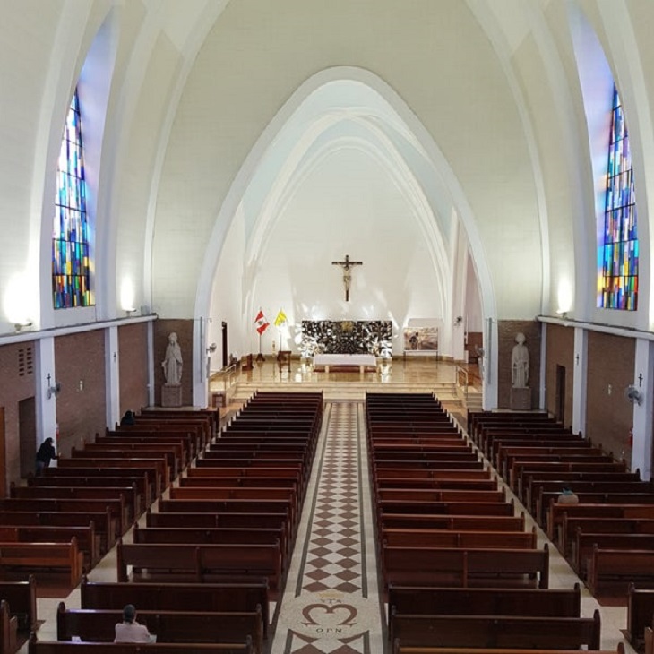 4. Parroquia Santa María Reina (San Isidro):