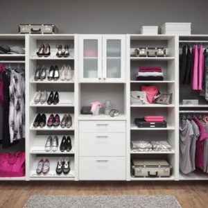 ¿Cómo organizar un closet perfecto para dos? 5 trucos que todas las parejas deberían conocer